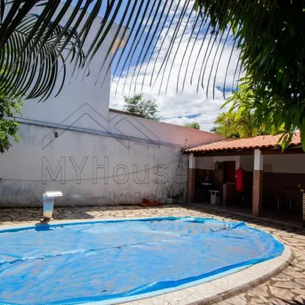 Buy this 5 bed house on Bonanza in Setor Colônia Agrícola Samambaia - Rua 4, Colônia Agrícola Samambaia