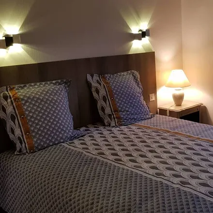Rent this 3 bed house on 63230 Saint-Jacques-d'Ambur