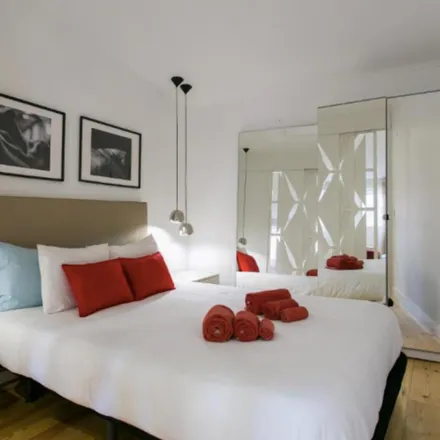 Rent this 1 bed apartment on Rua dos Remédios 14 in 16, 18