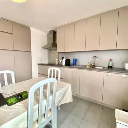 Rent this 3 bed apartment on Zwijnaardsesteenweg 56;56A-56B in 9000 Ghent, Belgium