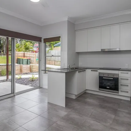 Image 3 - Totness Street, Torquay QLD 4655, Australia - Apartment for rent