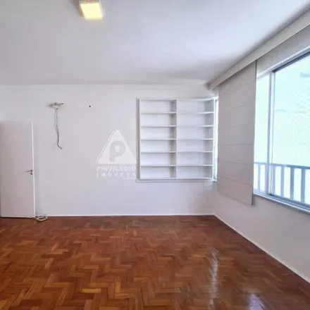 Buy this 3 bed apartment on Avenida Oswaldo Cruz 76 in Flamengo, Rio de Janeiro - RJ