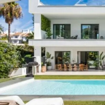 Buy this studio house on Calle Estébanez Calderón in 6, 29602 Marbella