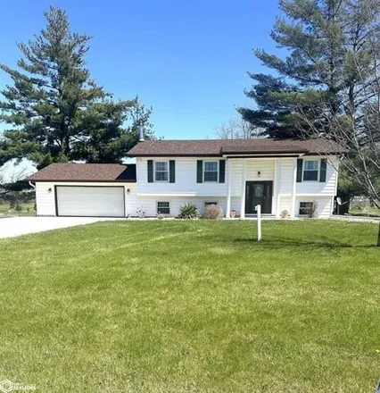 Buy this 4 bed house on 11624 Bladensburg Road in Ottumwa, IA 52501