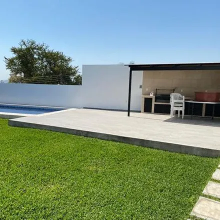 Buy this 4 bed house on Avenida General Marcelino García Barragán in 62580 Azteca, MOR