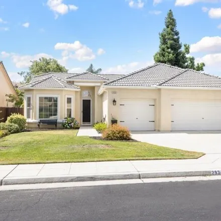 Buy this 3 bed house on 2942 Twain Avenue in Clovis, CA 93611