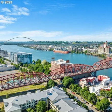 Buy this 1 bed condo on Willamette Greenway Trail in Portland, OR 97240
