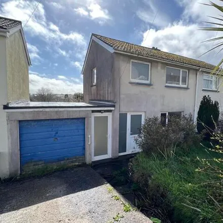 Buy this 3 bed duplex on Roslyn Close in St. Austell, PL25 3UN