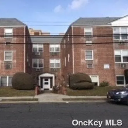 Rent this 2 bed apartment on 91 Grand Ave Unit 91-3 in Rockville Centre, New York
