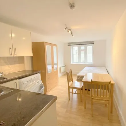 Image 2 - Fortune Green, Fortune Green Road, London, NW6 1DT, United Kingdom - Apartment for rent