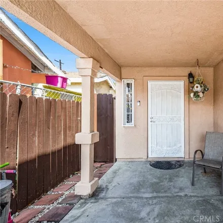 Image 2 - 1476 East 109th Street, Los Angeles, CA 90059, USA - House for sale