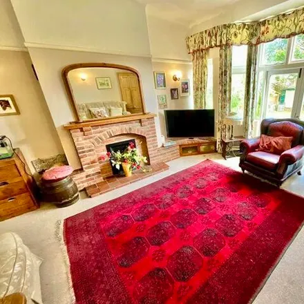 Image 5 - 12 Dingle Road, Bournemouth, Christchurch and Poole, BH5 2DP, United Kingdom - House for sale