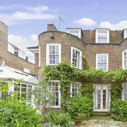 Rent this 6 bed house on 34 Springfield Road in London, NW8 0QJ