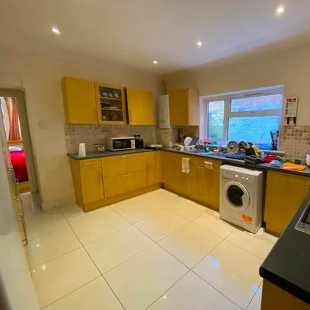 Rent this 6 bed townhouse on 35A Portswood Road in Portswood Park, Southampton