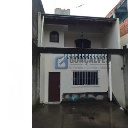 Buy this 2 bed house on P.C.O. Term. Jardim Pinheiro in Avenida Vitória, Bairro dos Alvarenga