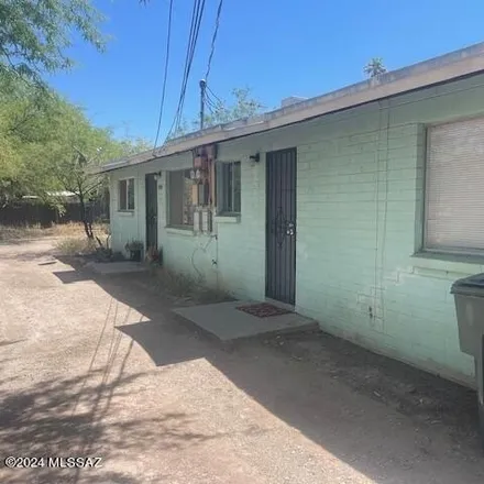 Buy this studio house on 2936 North Flanwill Boulevard in Tucson, AZ 85716