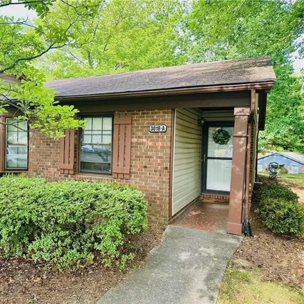 Image 2 - 3010 Darden Road, Pipers Glen, Greensboro, NC 27407, USA - House for sale