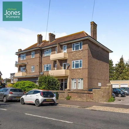 Image 1 - Broomfield Avenue, Worthing, BN14 7RB, United Kingdom - Apartment for rent