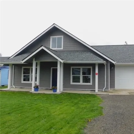 Buy this 3 bed house on 729 North 11th Street in Elma, Grays Harbor County