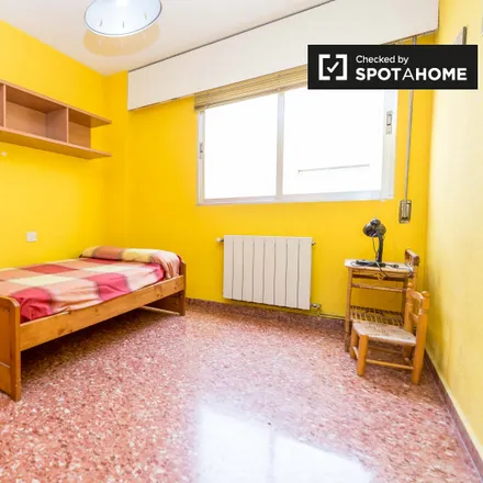 Rent this 3 bed room on Carrer del Arquebisbe Fabián i Fuero in 46009 Valencia, Spain
