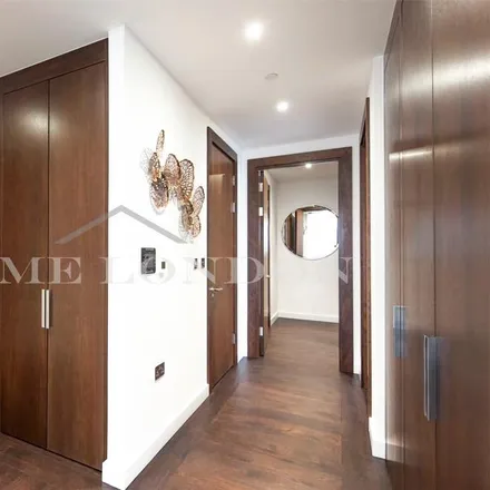 Image 5 - Thornes House, Ponton Road, Nine Elms, London, SW11 7DA, United Kingdom - Apartment for rent