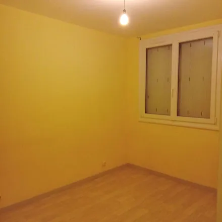 Rent this 2 bed apartment on 30 Promenade du Grand Mail in 72400 La Ferté-Bernard, France