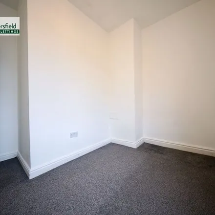 Image 4 - Moor Bottom Road, Huddersfield, HD1 3JN, United Kingdom - Apartment for rent