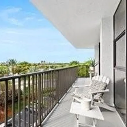 Image 7 - 600 Parkview Drive, Hallandale Beach, FL 33009, USA - Condo for sale