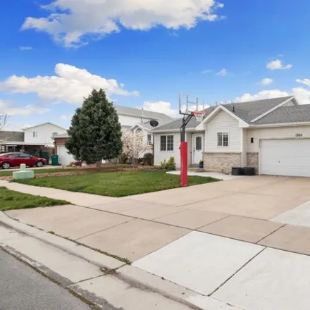 Image 3 - 1305 North 100 West, Layton, UT 84041, USA - House for sale