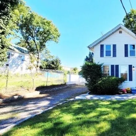 Rent this 3 bed house on 42 Brinkerhoff Lane in Manhasset, NY 11030