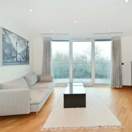 Image 3 - Queenstown Road, London, SW8 4LR, United Kingdom - Apartment for sale