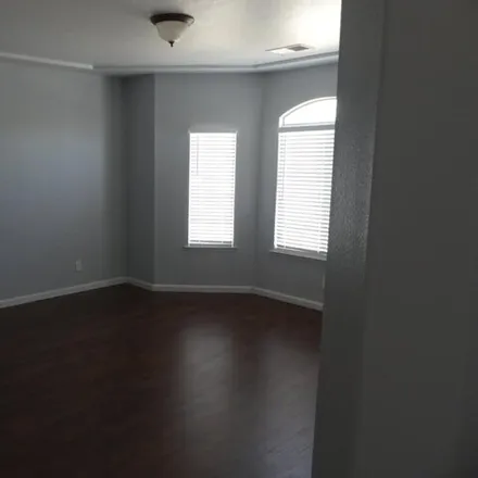 Buy this 3 bed house on 2111 E Emilie Ave in Fresno, California