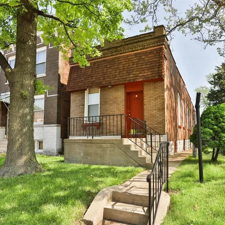 Buy this 2 bed house on 725 Bates Street in Saint Louis, MO 63111