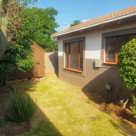 Rent this 1 bed townhouse on Mary Street in Bromhof, Randburg