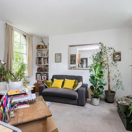 Image 2 - 52 Kentish Town Road, London, NW1 8NY, United Kingdom - Apartment for rent