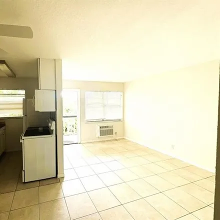 Image 3 - 319 8th Avenue South, Lake Worth Beach, FL 33460, USA - Apartment for rent