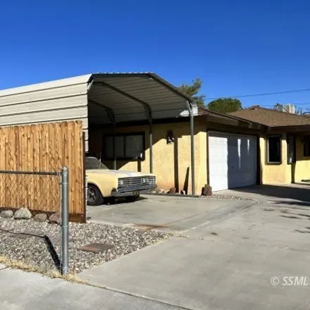 Image 2 - 1032 West Boston Avenue, Ridgecrest, CA 93555, USA - House for sale