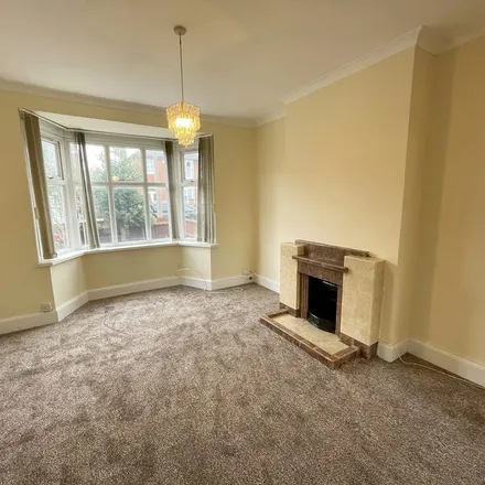 Rent this 3 bed duplex on Hollington Road in Leicester, LE5 5HS