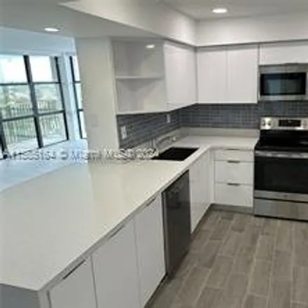 Rent this 3 bed condo on 1000 Parkview Drive