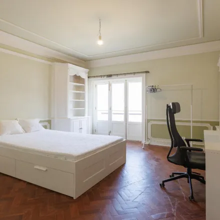Rent this 6 bed room on Macau Dim Sum in Rua Dom João V 31C, 1250-089 Lisbon