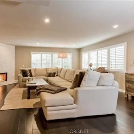 Image 1 - 13301 Valleyheart Drive, Los Angeles, CA 91423, USA - Townhouse for rent