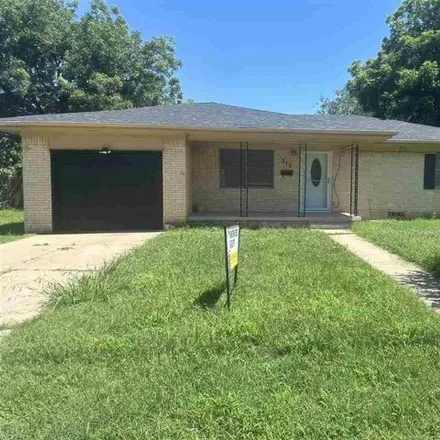 Buy this 3 bed house on 310 E Crafton St in Henrietta, Texas