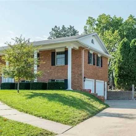 Buy this 3 bed house on 112 Bicentennial Court in Webster City, IA 50595