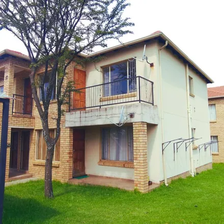 Rent this 2 bed apartment on Von Wielligh Street in Groblerpark, Roodepoort