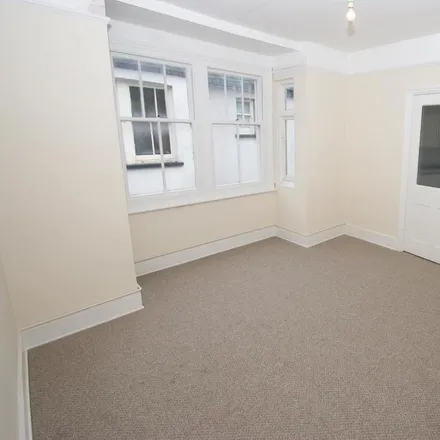 Image 5 - Hill Road, Chelmsford, CM2 6HW, United Kingdom - Apartment for rent