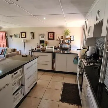 Image 3 - 52 Eighth Avenue, Buffalo City Ward 27, Gonubie, South Africa - Apartment for rent