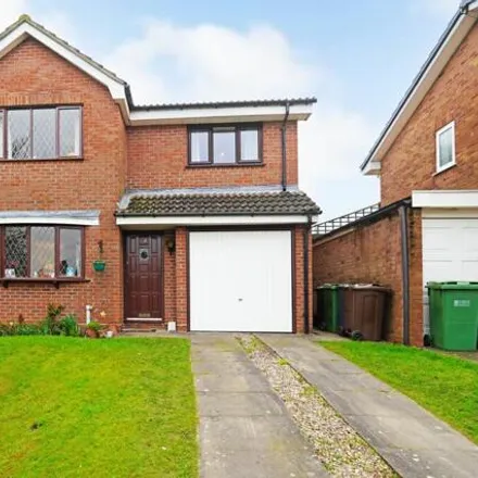 Buy this 3 bed house on Kinsham Drive in Monkspath, B91 3XR