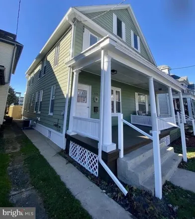 Rent this 3 bed house on 556 Nelson Street in Chambersburg, PA 17201