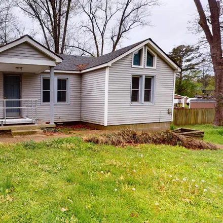 Buy this 2 bed house on 719 Hull Street in Dyersburg, TN 38024