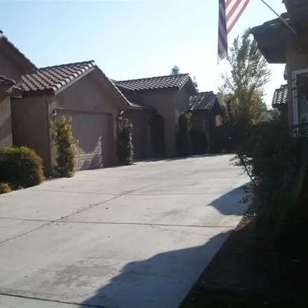 Rent this 3 bed house on 4683 W Clinton Ave in Fresno, California